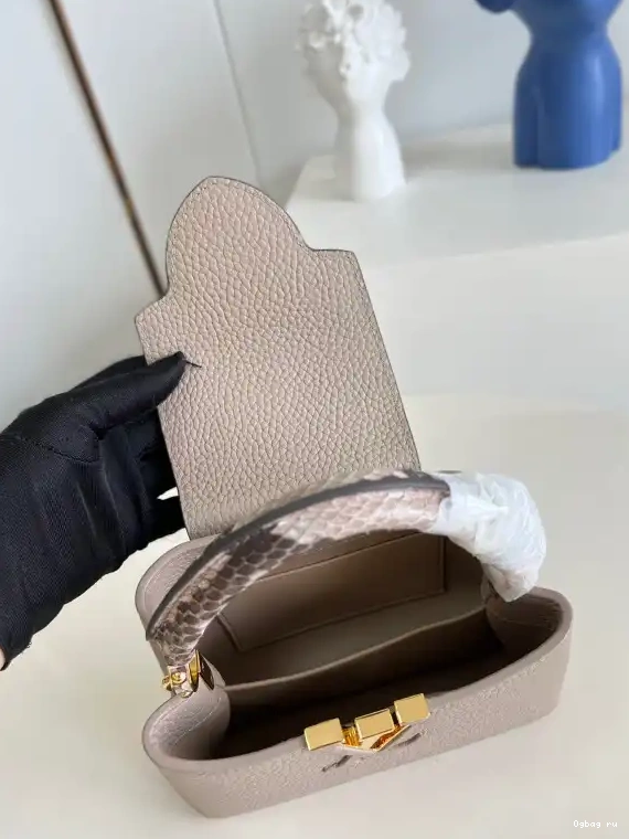 MINI LOUIS VUITTON CAPUCINES 0612